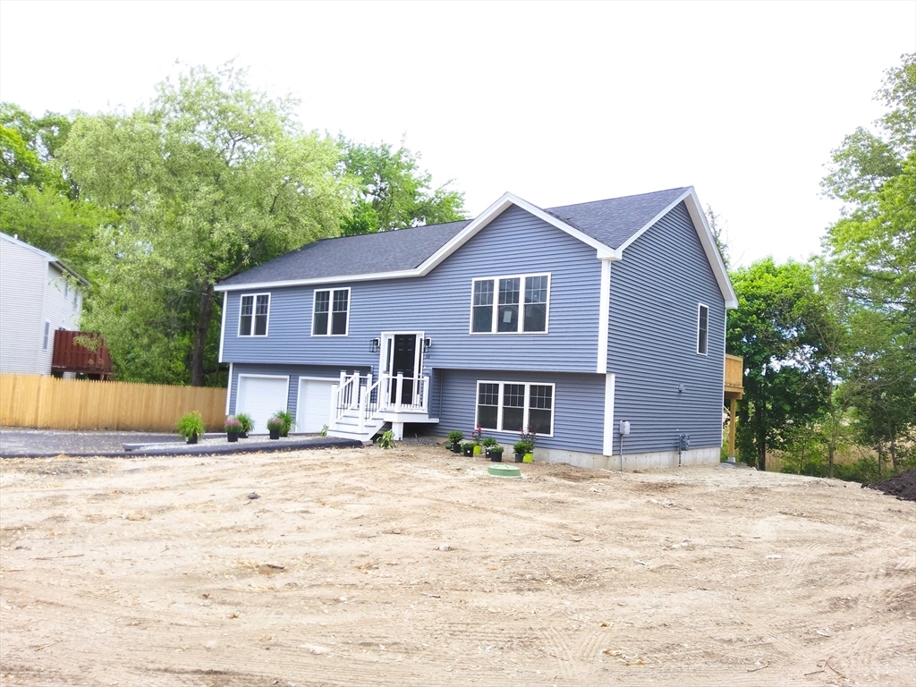 56 Gill Avenue  Methuen MA 01844 photo