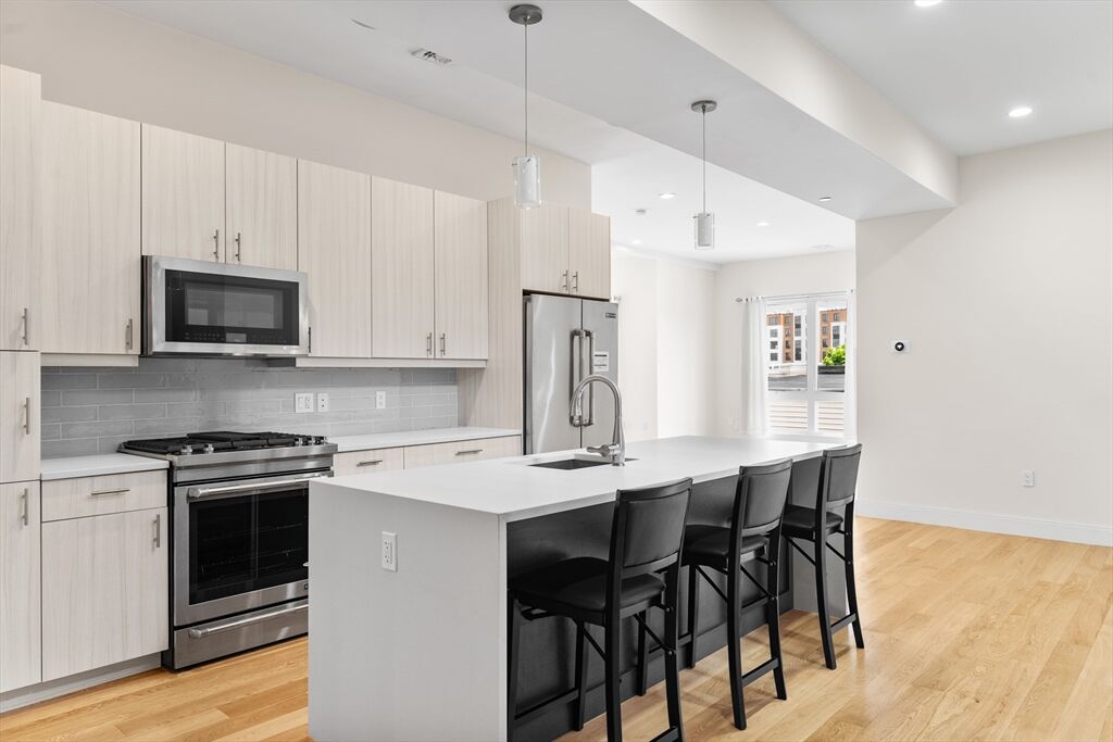 Property Photo: 488 Dorchester 4I MA 02127
