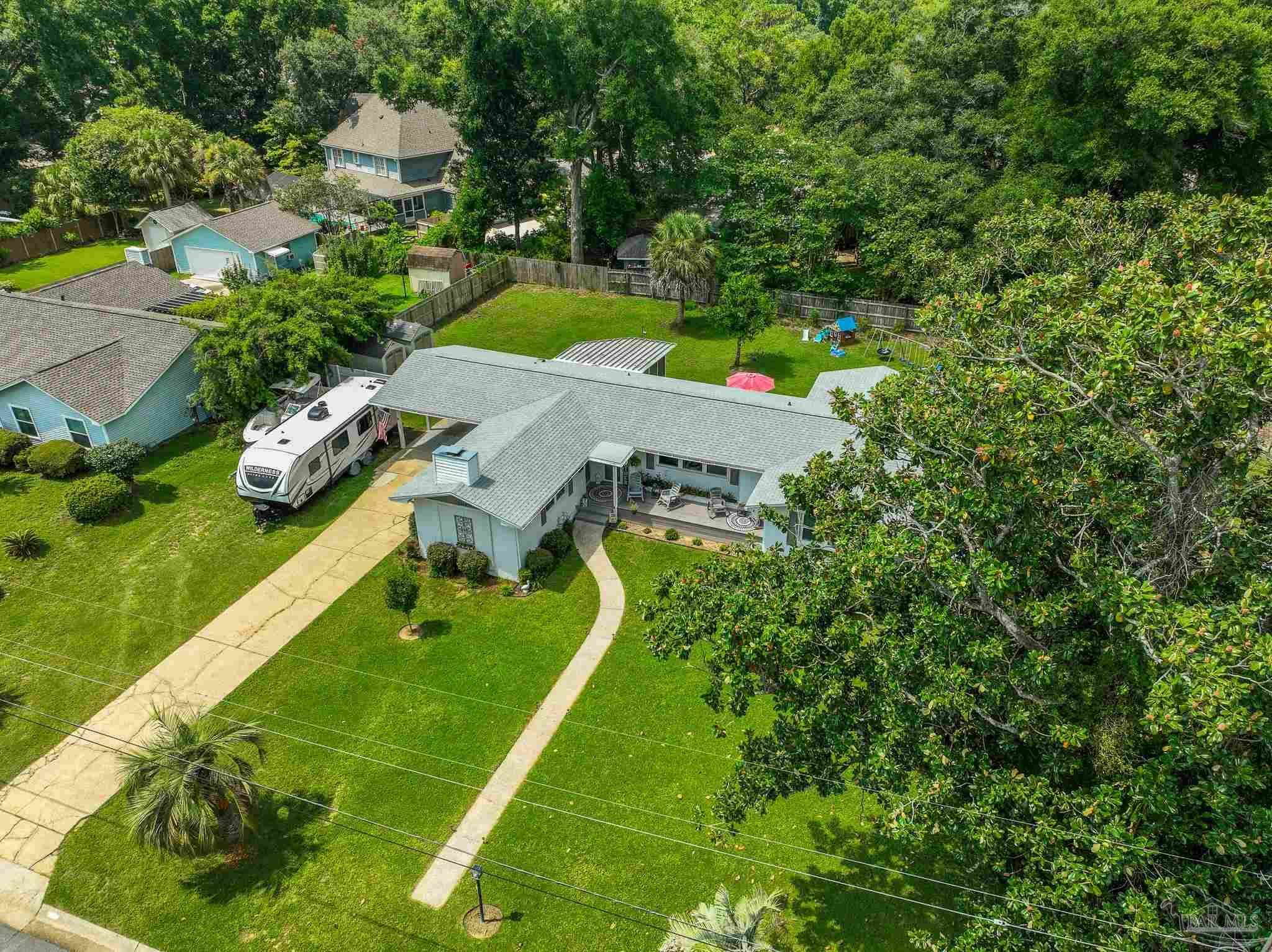 Property Photo: 2543 Bayview Way FL 32503