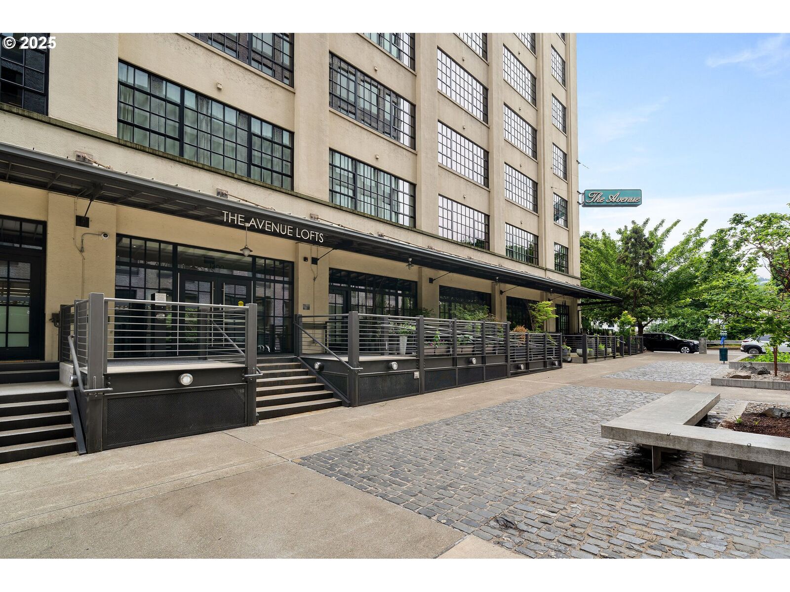 Property Photo:  1400 NW Irving St 616  OR 97209 