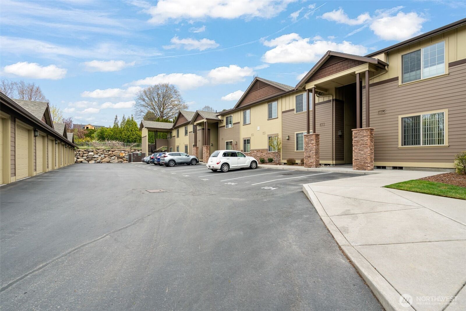 Property Photo: 1051 N Baker B104 WA 98802