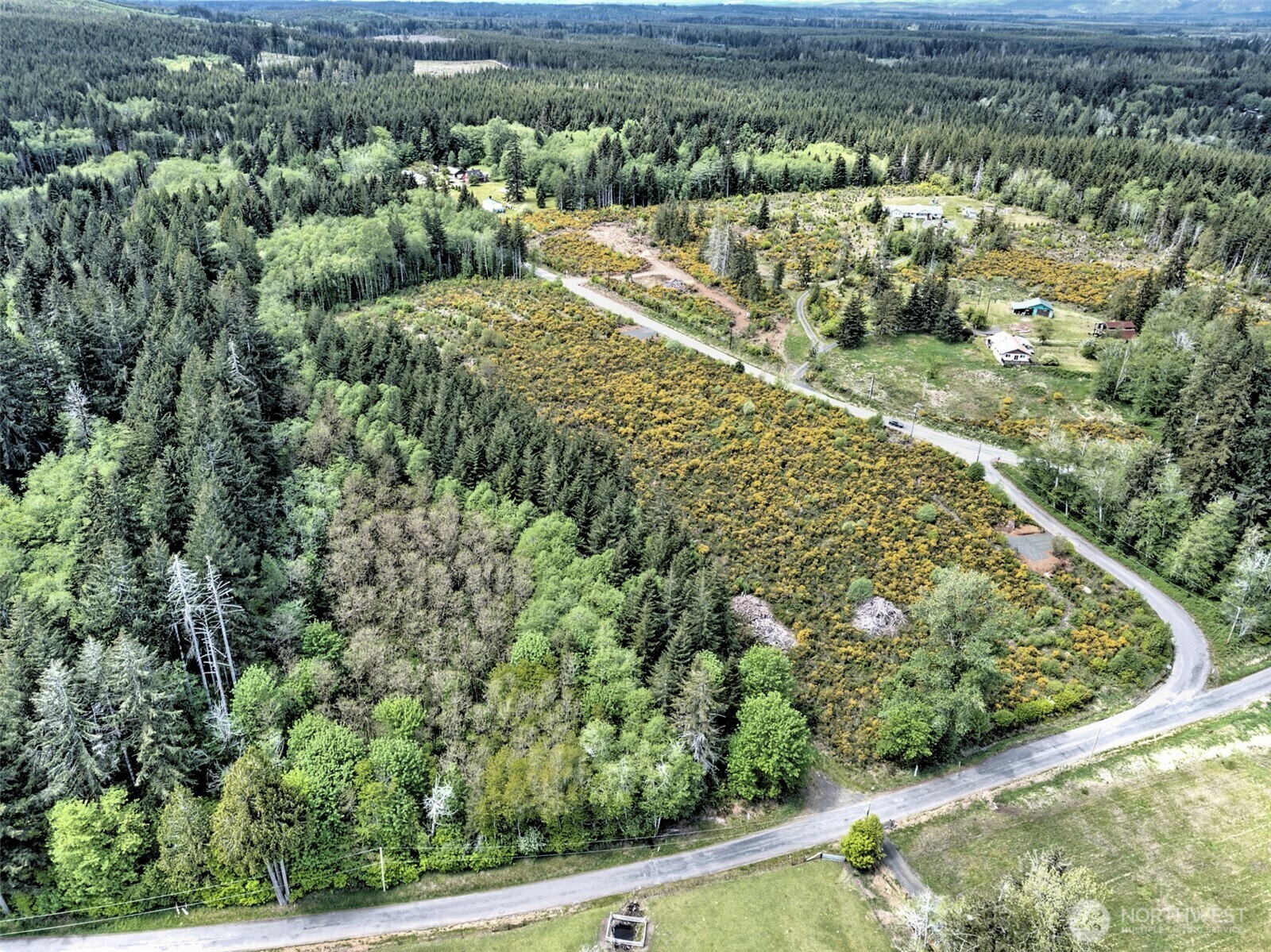 Property Photo: 1121 W Highland Road WA 98584