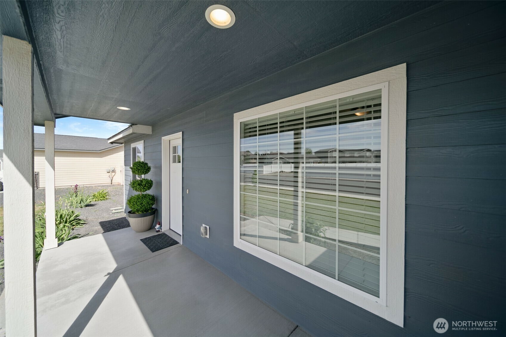 Property Photo: 1620 2nd Ave SW WA 98848