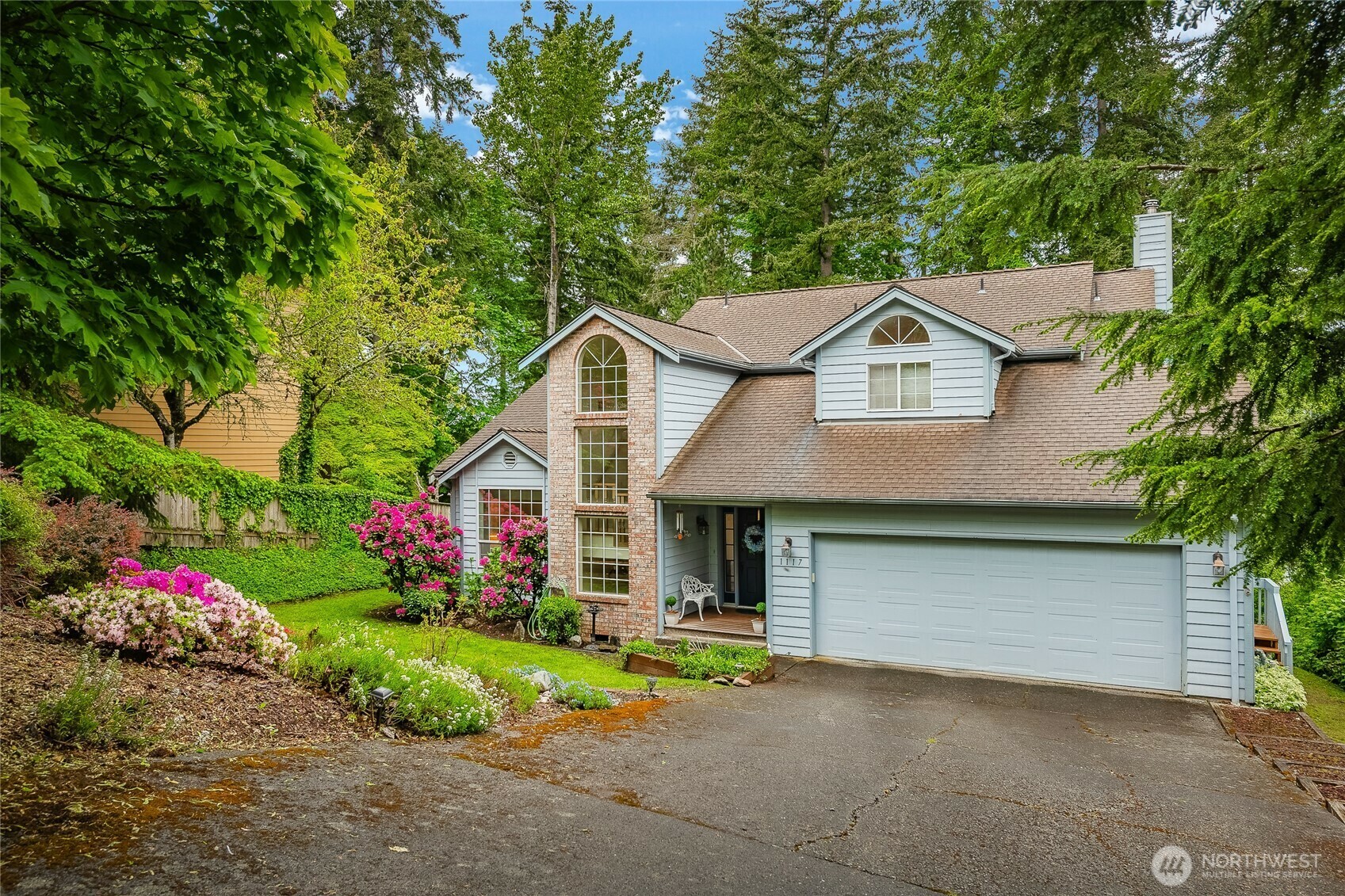 Property Photo: 1117 W Racine Street WA 98229