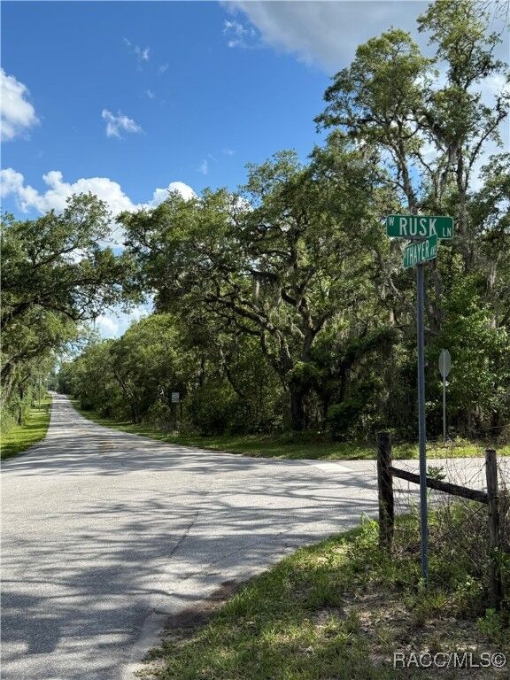 Property Photo: 132 S Thayer Avenue FL 34461