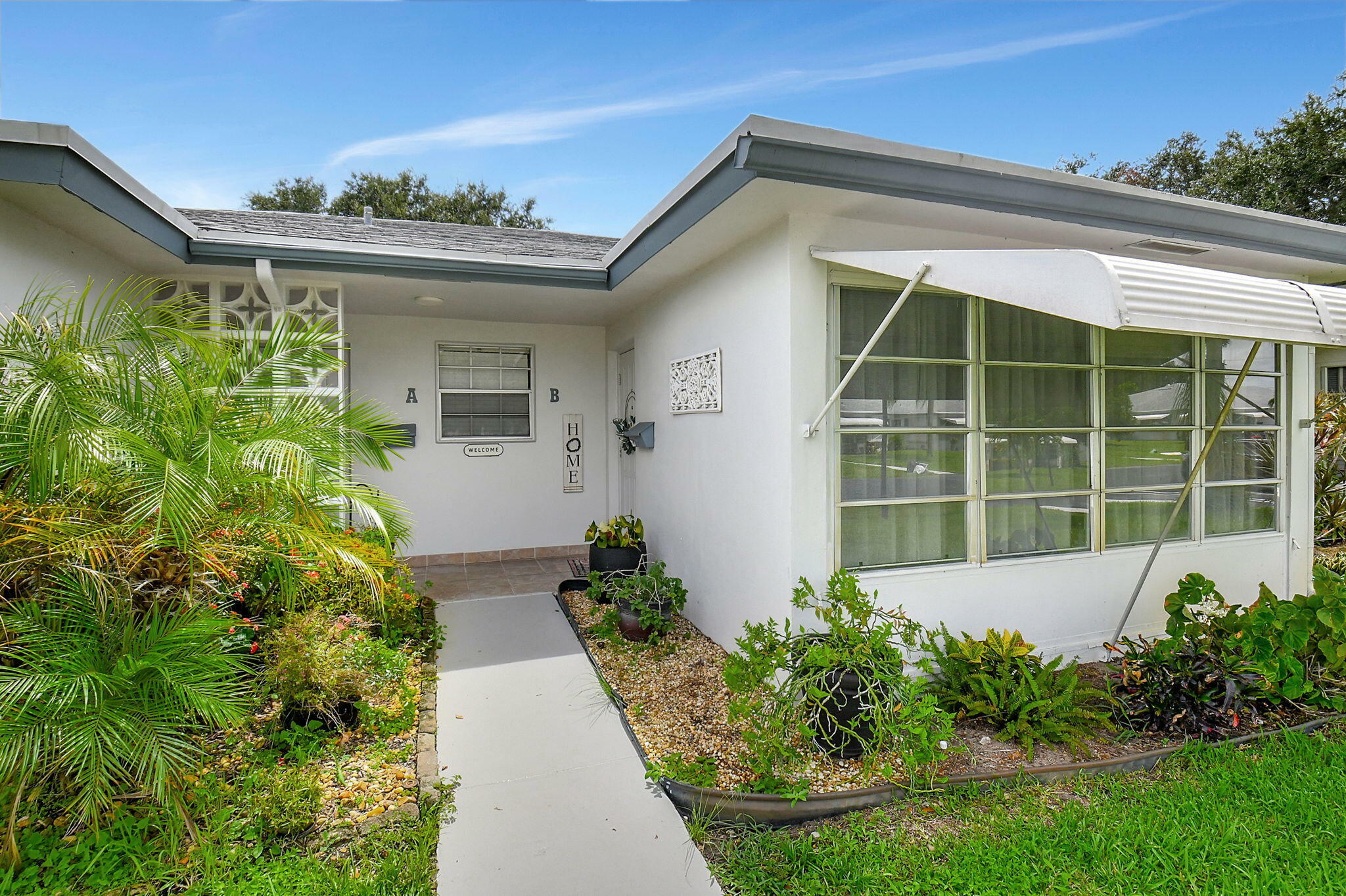 Property Photo: 1165 S Drive Circle Apt B FL 33445
