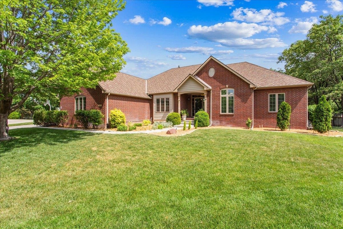 Property Photo: 938 N Preserve Ct KS 67206
