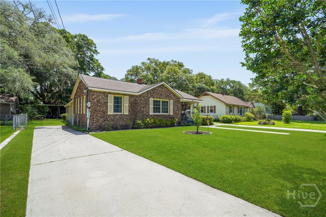 Property Photo: 3010 Leonard Street GA 31404
