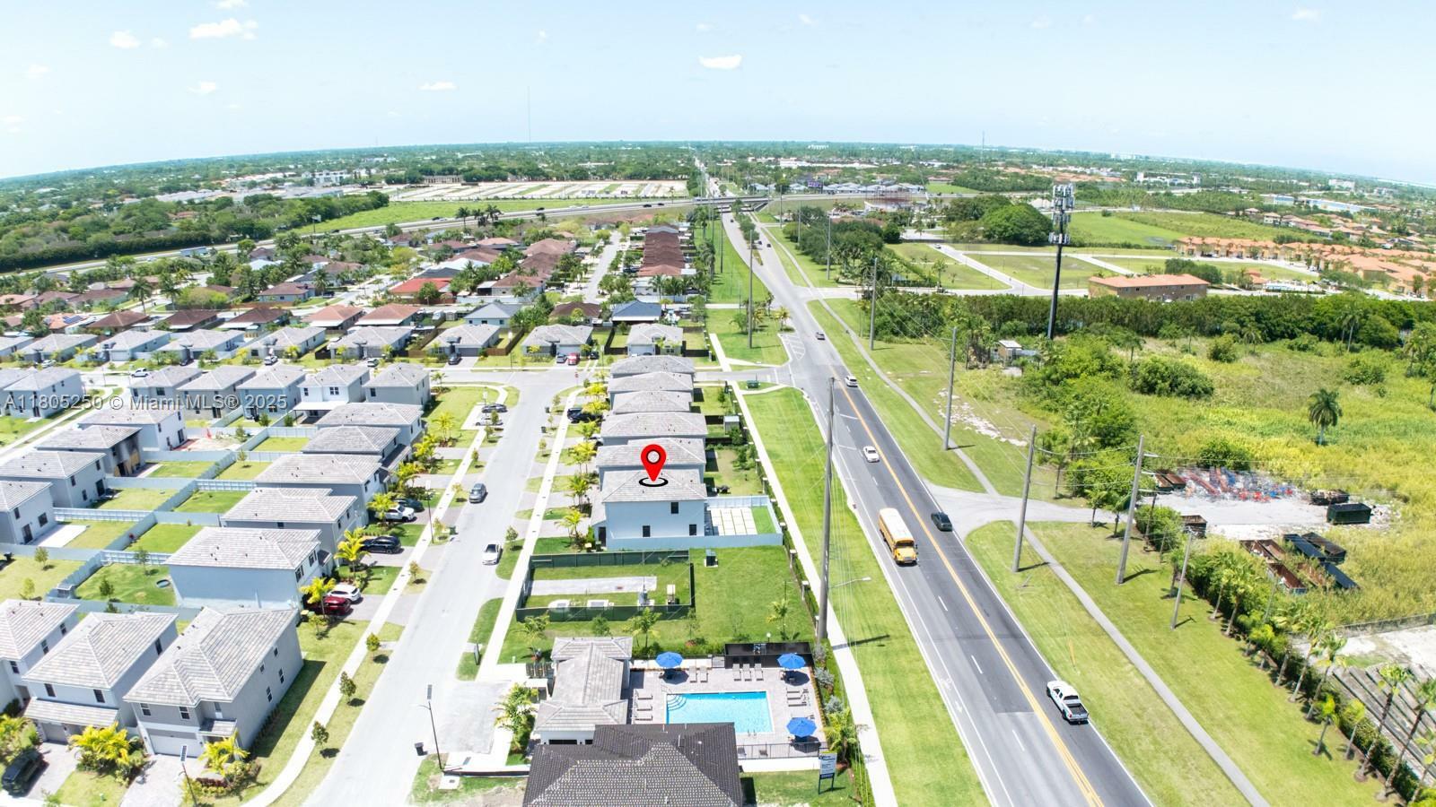 Property Photo: 715 SE 17th Ave FL 33033