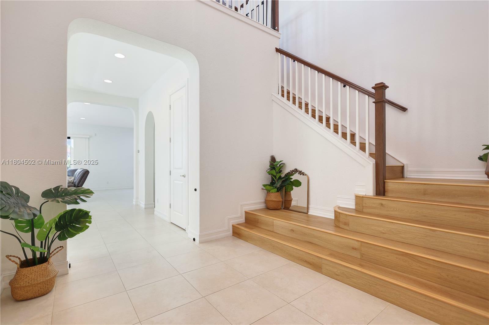 Property Photo: 11073 N Meridian Dr N FL 33076