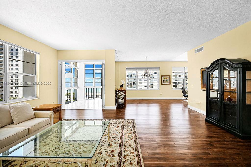 Property Photo: 5640 Collins Ave 8B FL 33140