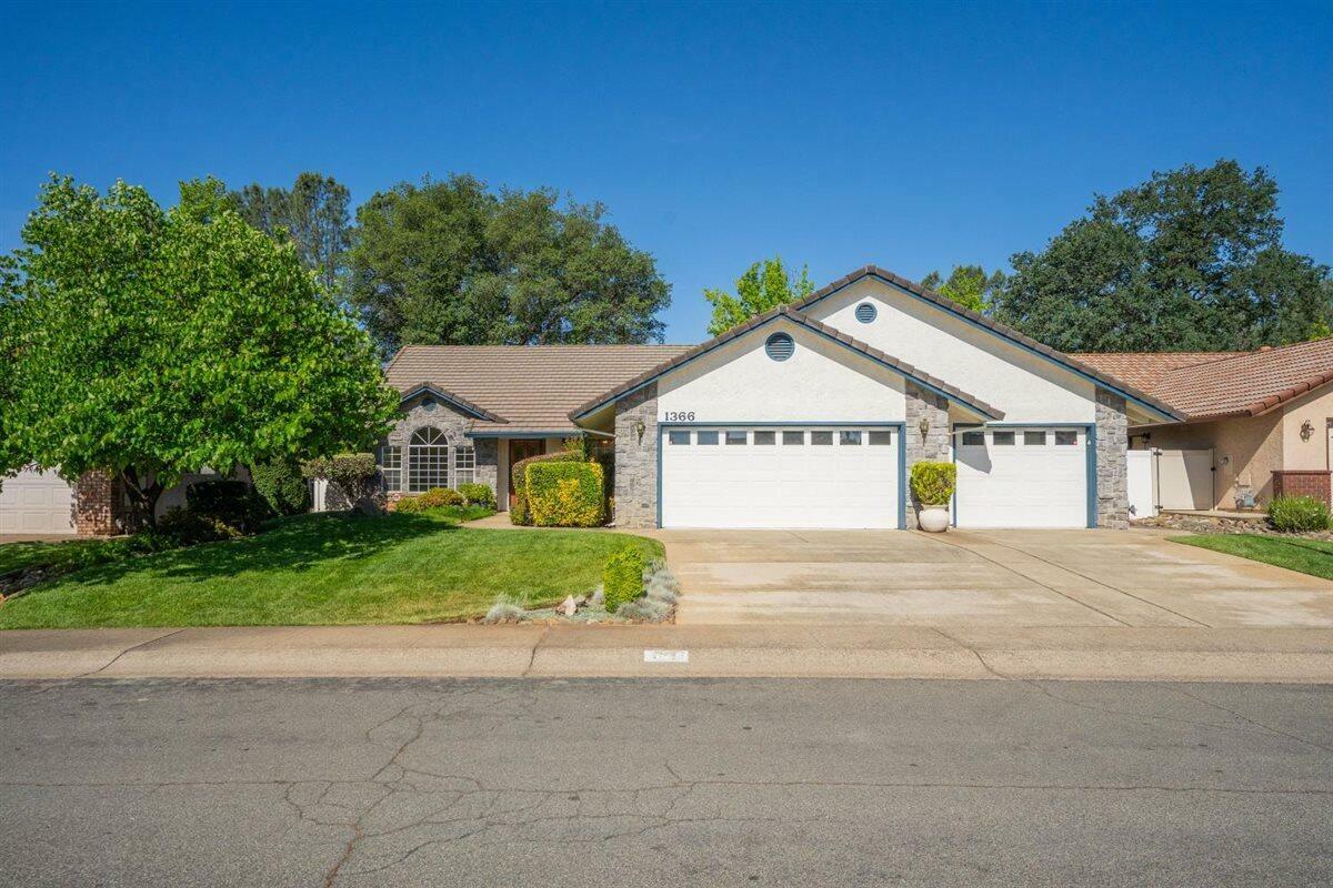 1366 Carla Circle  Redding CA 96003 photo