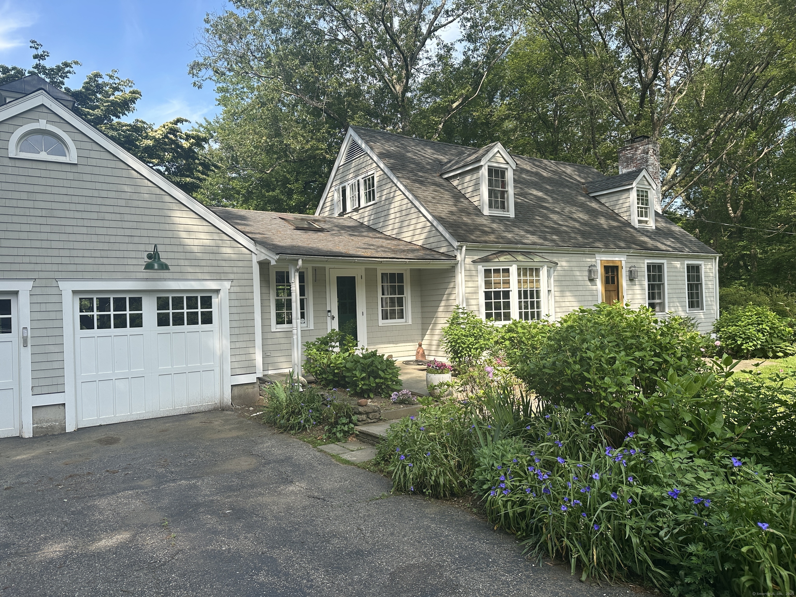 Property Photo: 44 Meadow Ridge Drive CT 06612