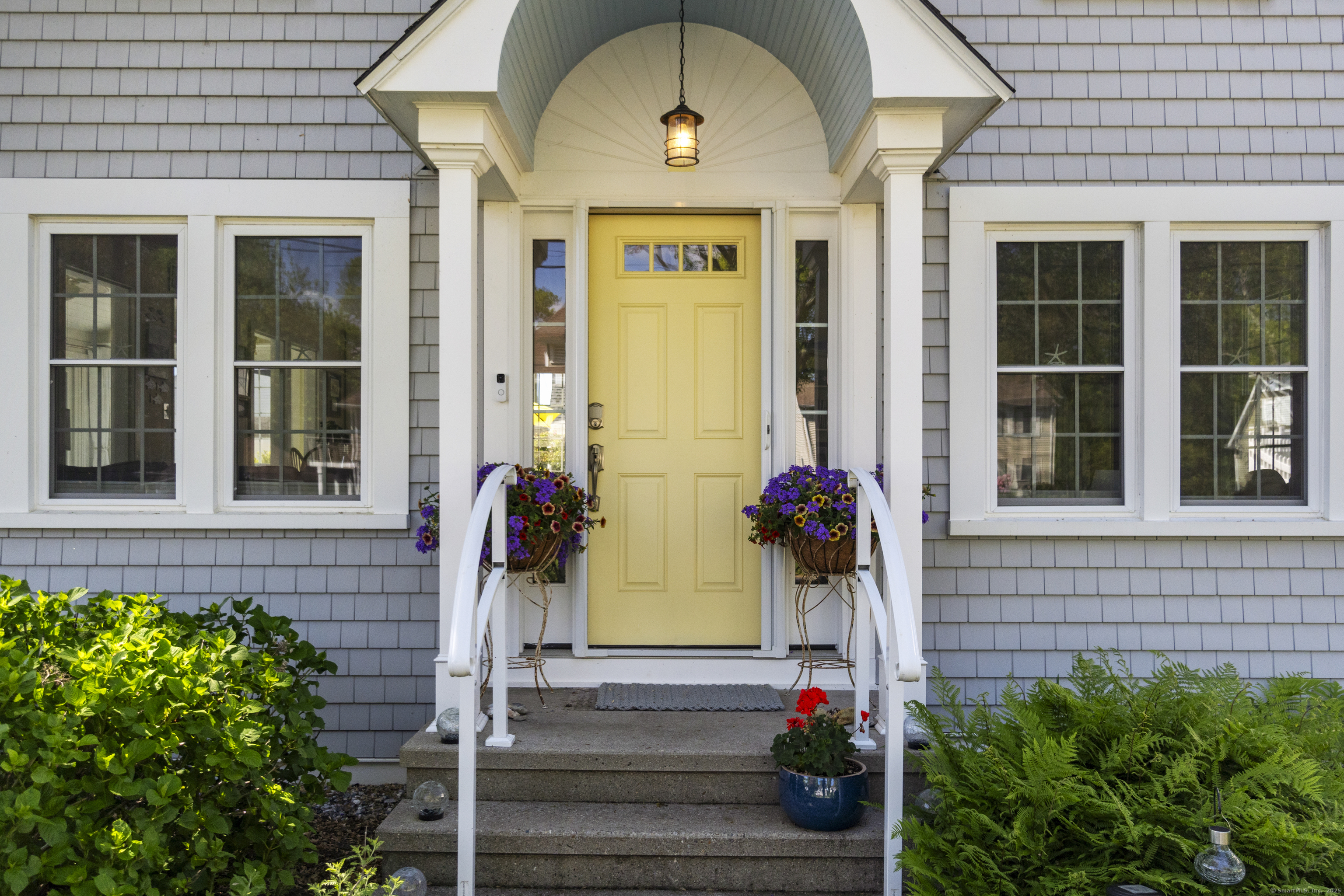 Property Photo:  15 Attawan Avenue  CT 06357 