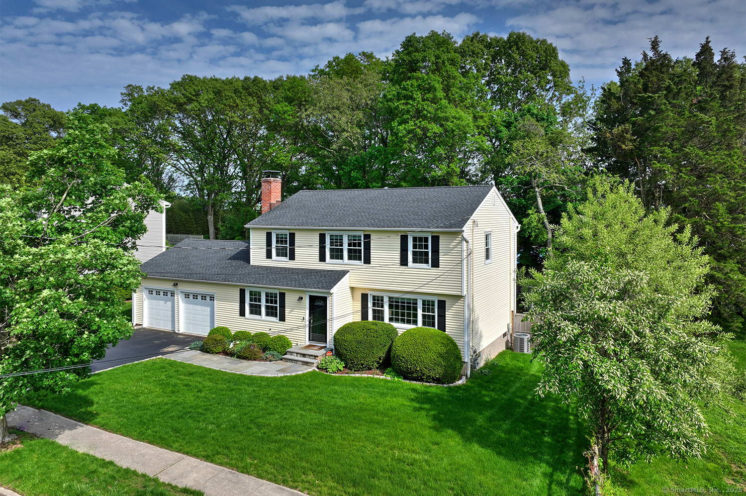 211 Papermill Lane  Fairfield CT 06824 photo