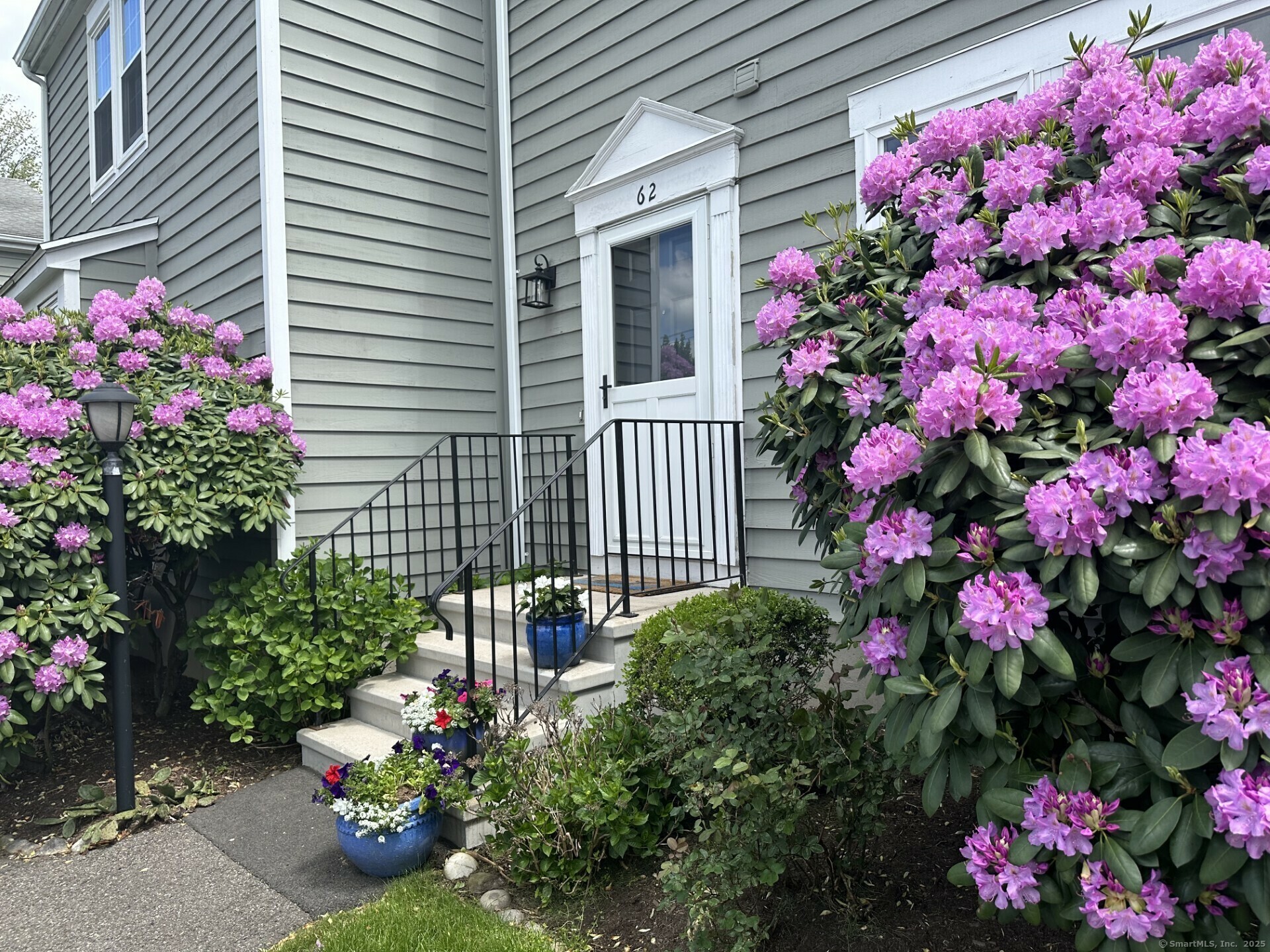 Property Photo: 62 Ferry Court 62 CT 06615