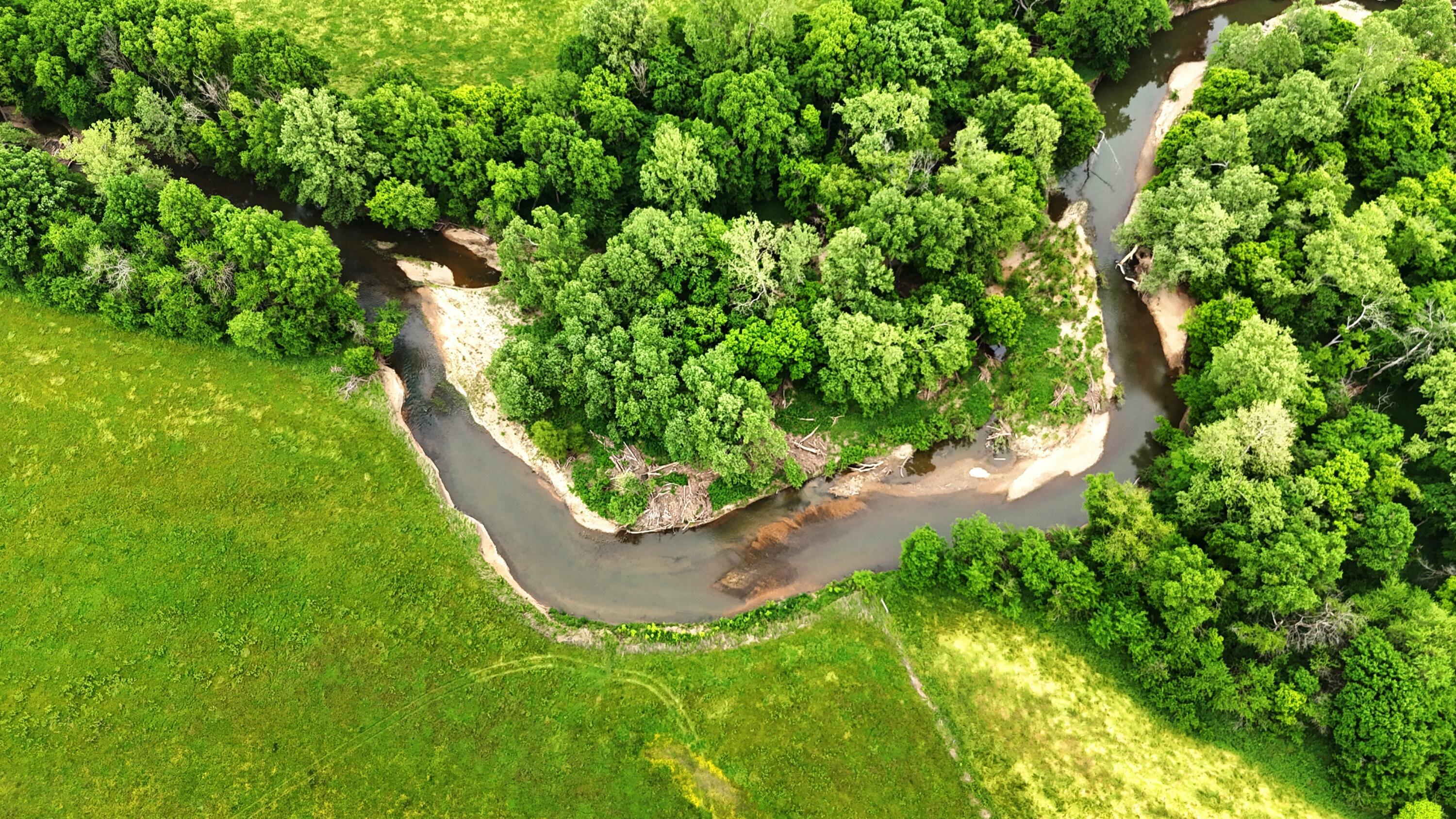 Property Photo: 1898 E 332nd Road MO 65727
