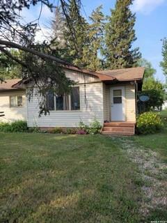 Property Photo: 404 Second Avenue SK S0A 3W0