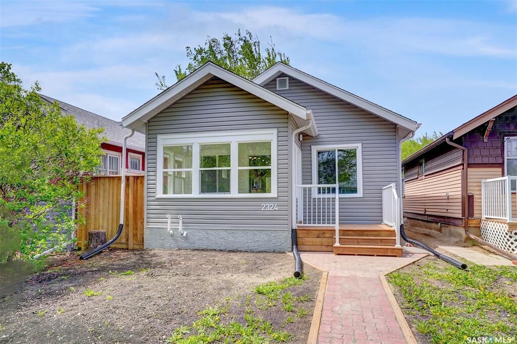 Property Photo:  2324 Wallace Street  SK S4N 4A9 