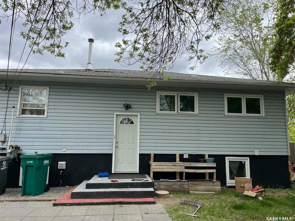 Photo de la propriété: 237 Witney Avenue N SK S7L 3M2