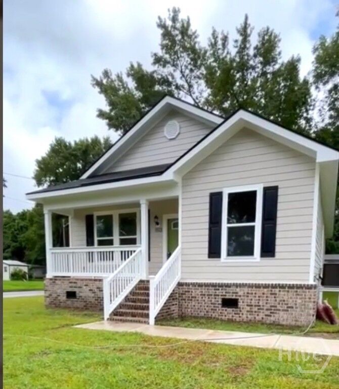 Property Photo: 1113 Bates Avenue GA 31405