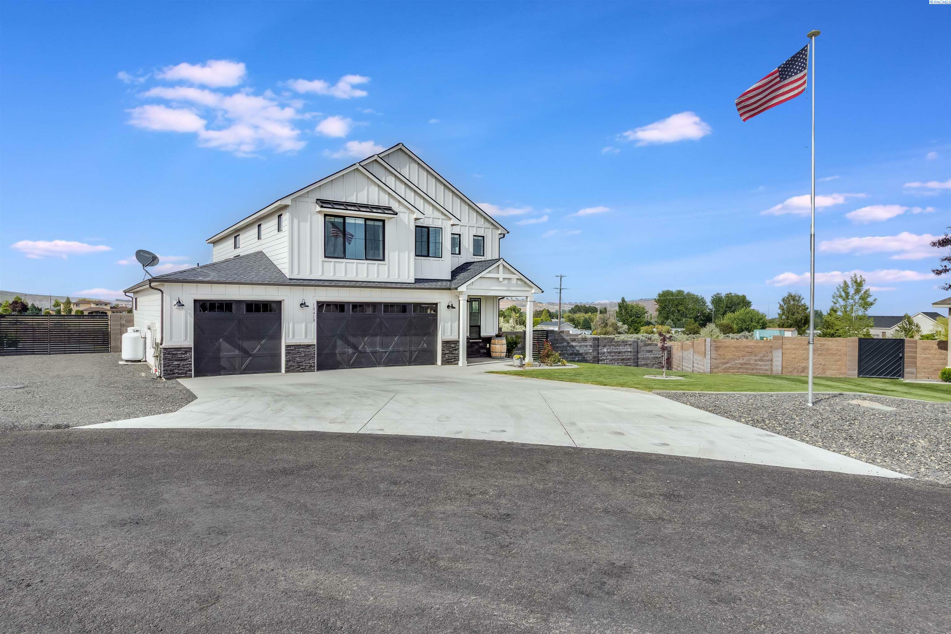Property Photo:  10419 Summit View Ct  WA 99338 