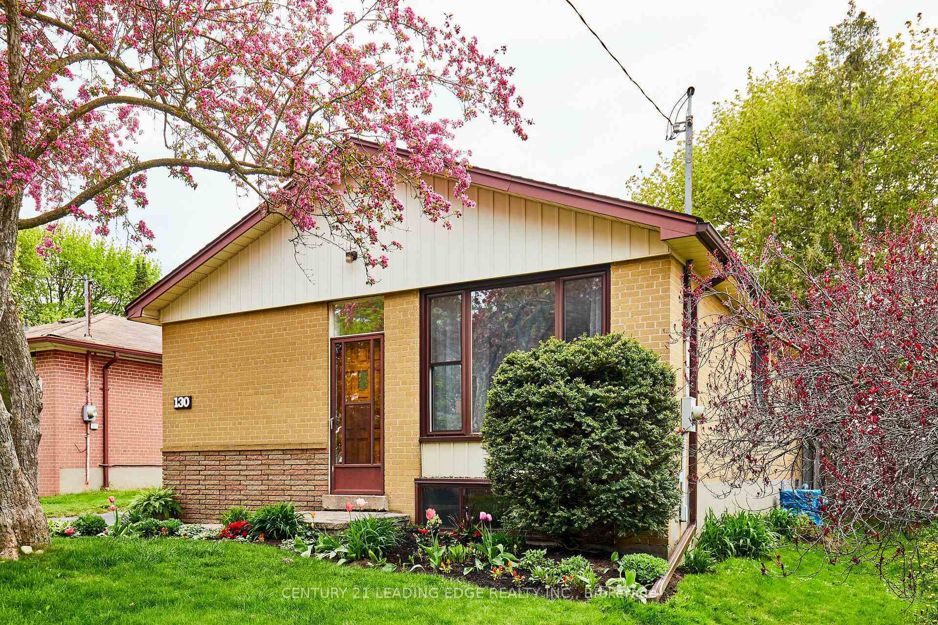 Photo de la propriété: 130 Porchester Drive ON M1J 2R7