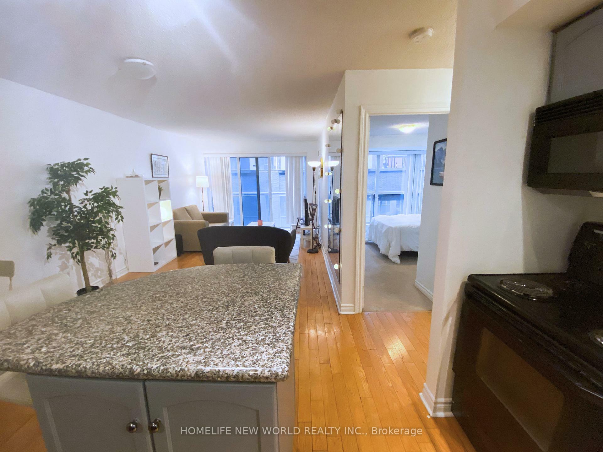 Property Photo: 270 Wellington Street W 725 ON M5V 3P5