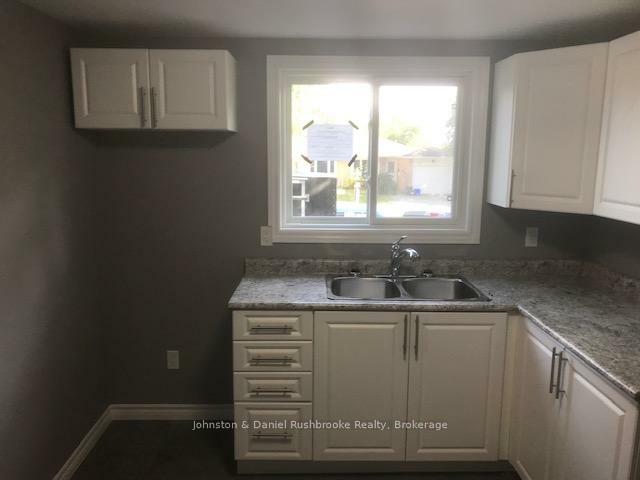 Photo de la propriété: 28 Grove Street E ON L4M 2N7