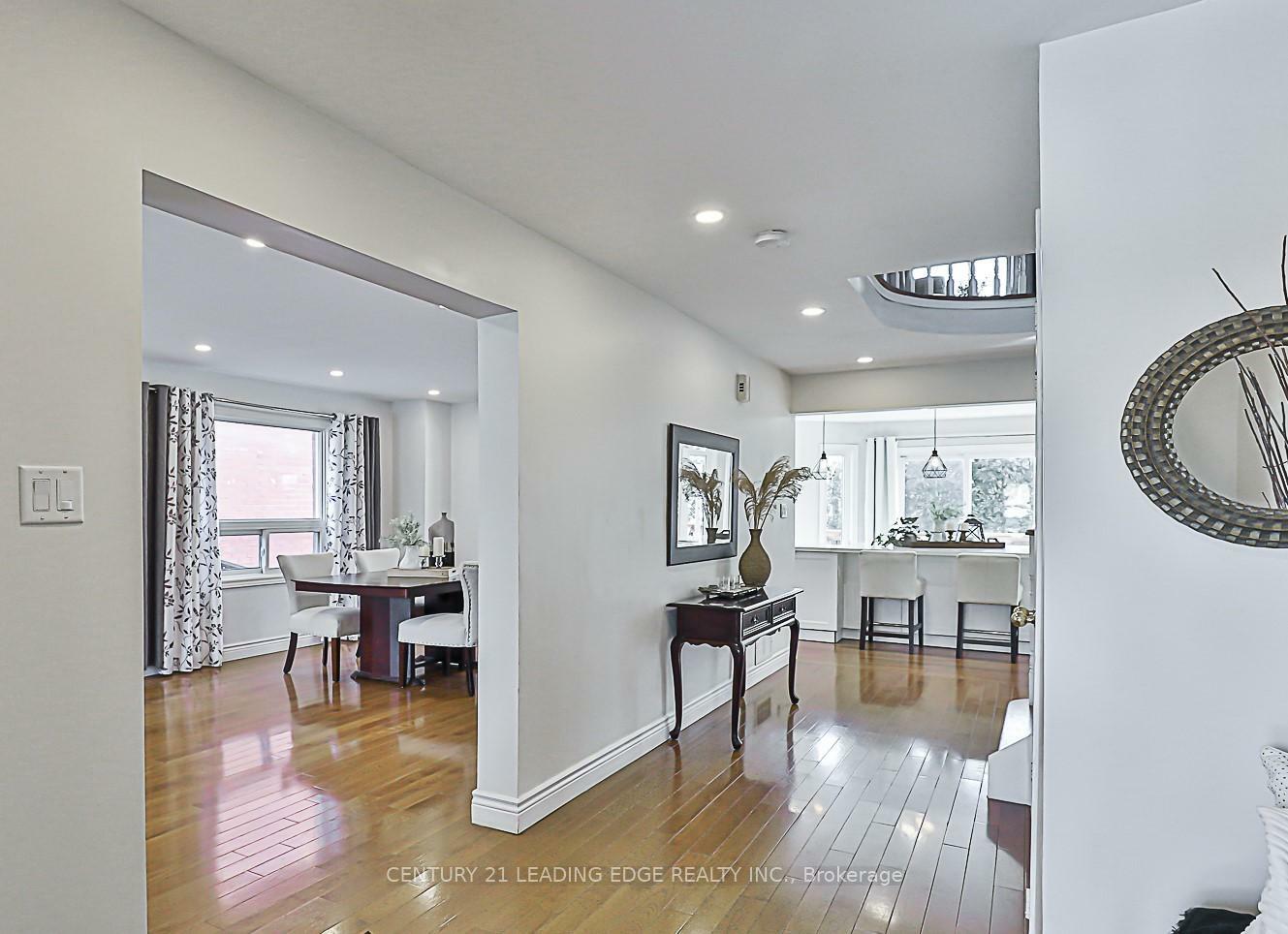 Photo de la propriété: 724 Barnes Crescent ON L1J 8K1