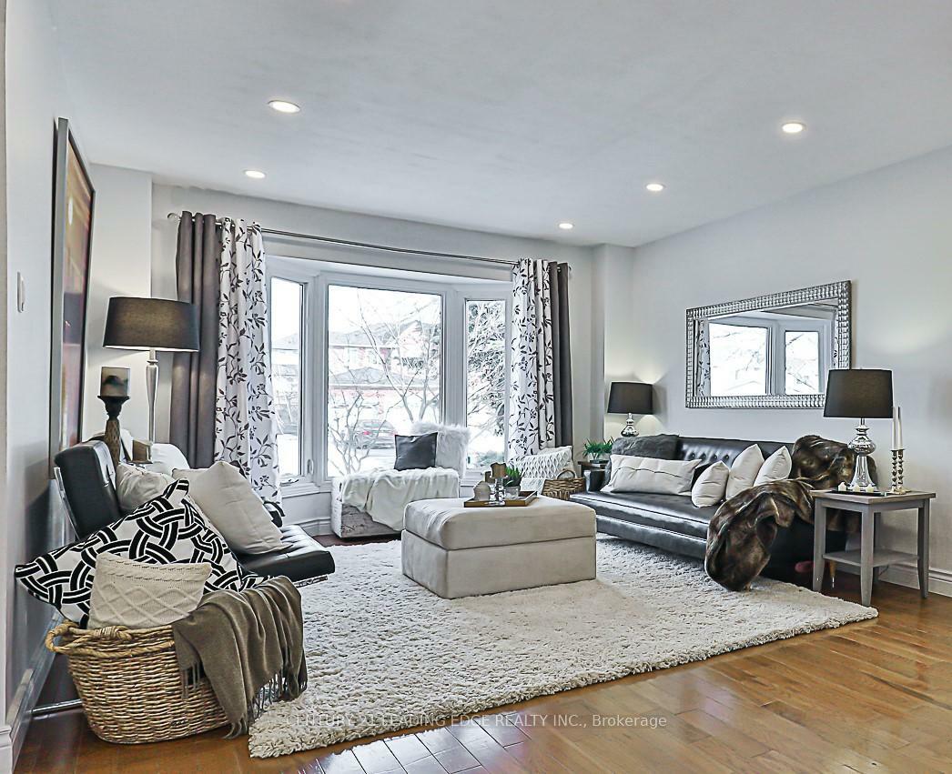 Property Photo: 724 Barnes Crescent ON L1J 8K1
