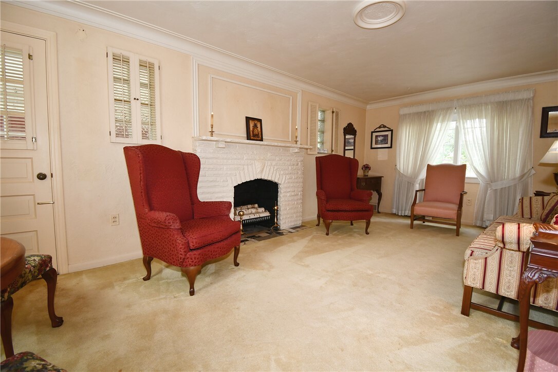 Property Photo: 578 Moreland Dr PA 15243