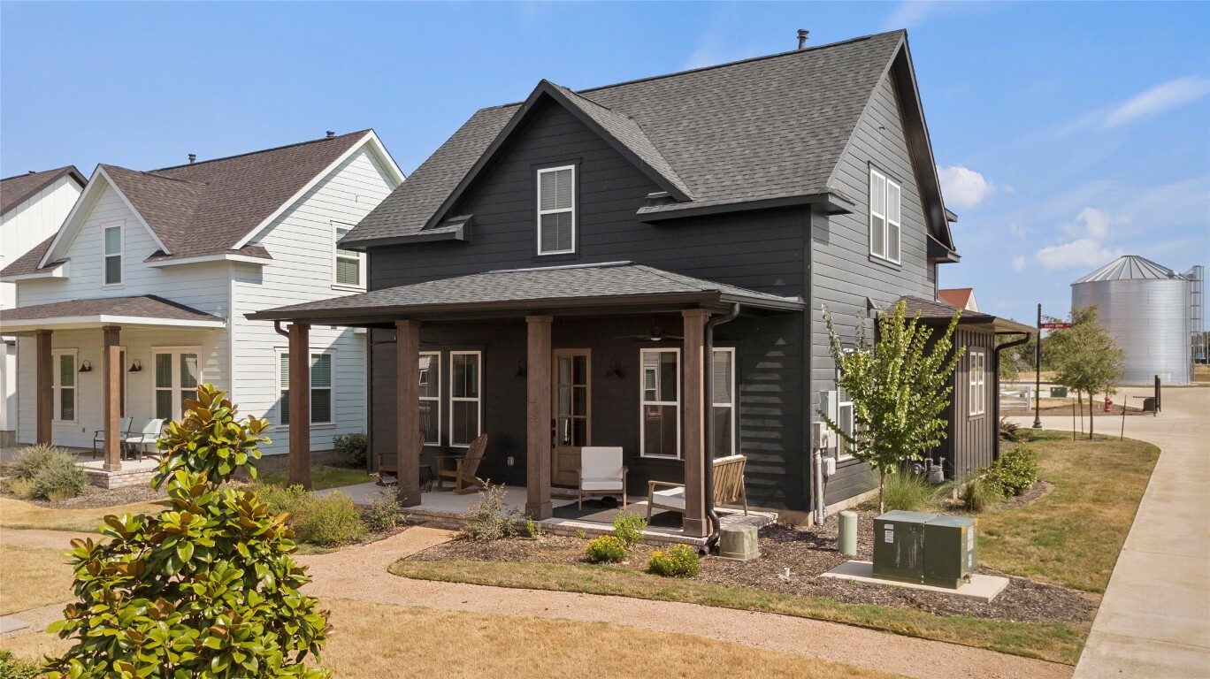 Property Photo: 1018 Grant Wood Avenue TX 78619