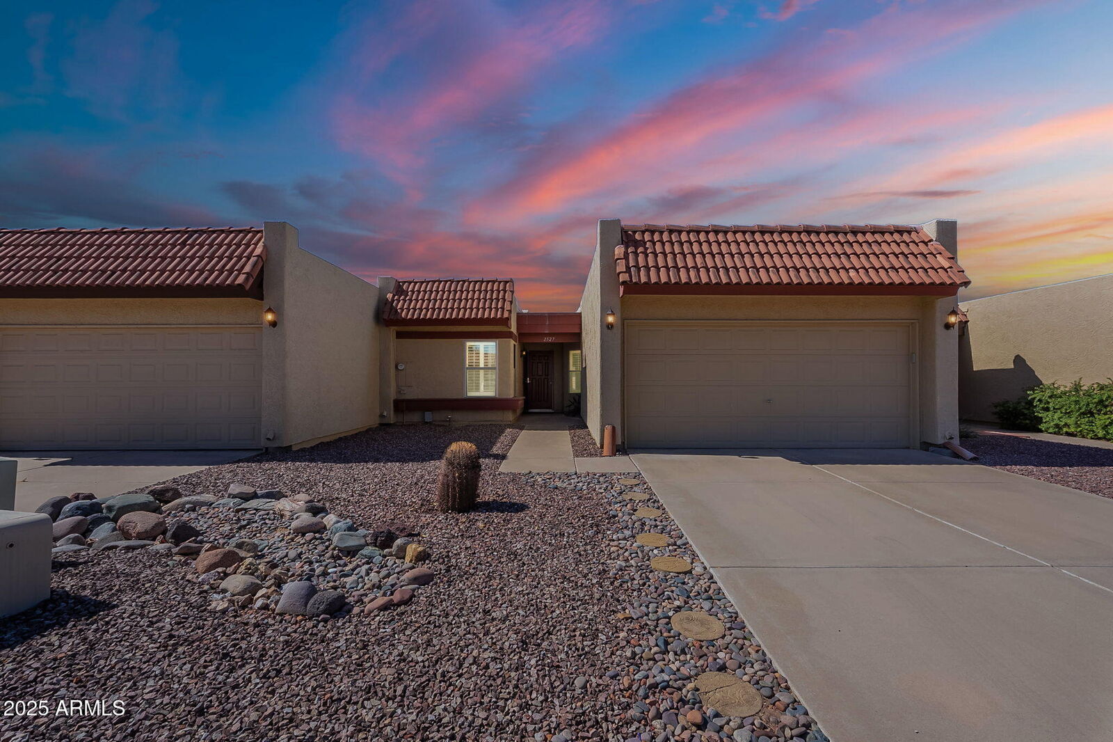 Property Photo:  2527 E Villa Theresa Drive  AZ 85032 