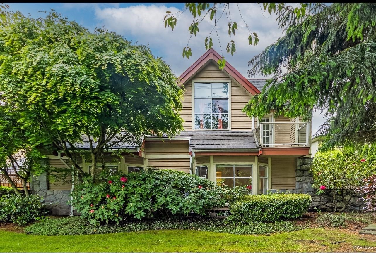 Property Photo: 5400 Patterson Avenue 11 BC V5H 2M5