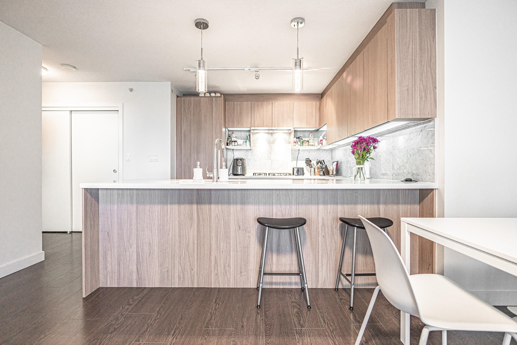 Property Photo: 13696 100 Avenue 806 BC V3T 0L5