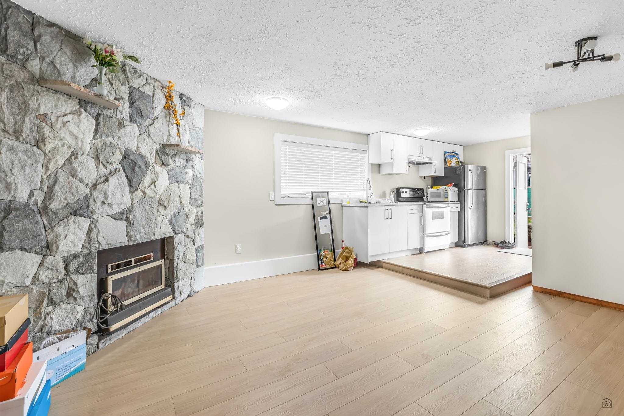 Photo de la propriété: 9774 131A Street BC V3T 3R3