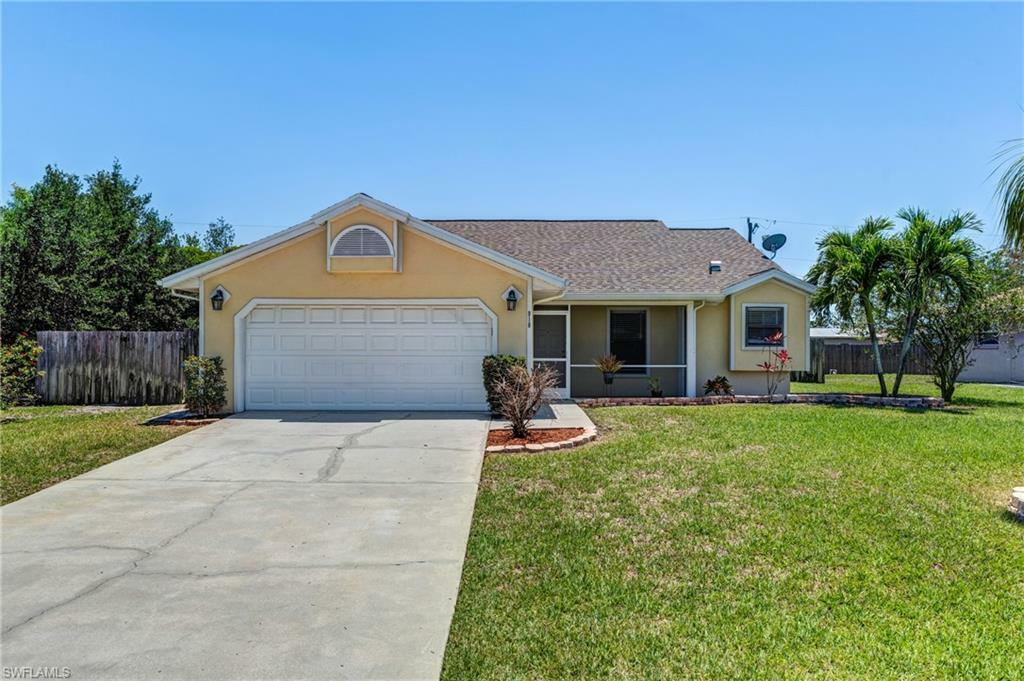 Property Photo: 910 SW 25th St FL 33914