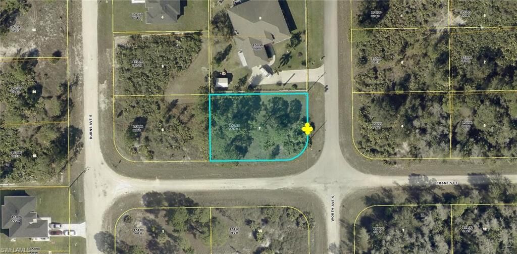 Property Photo: 838 Worth Ave S FL 33974