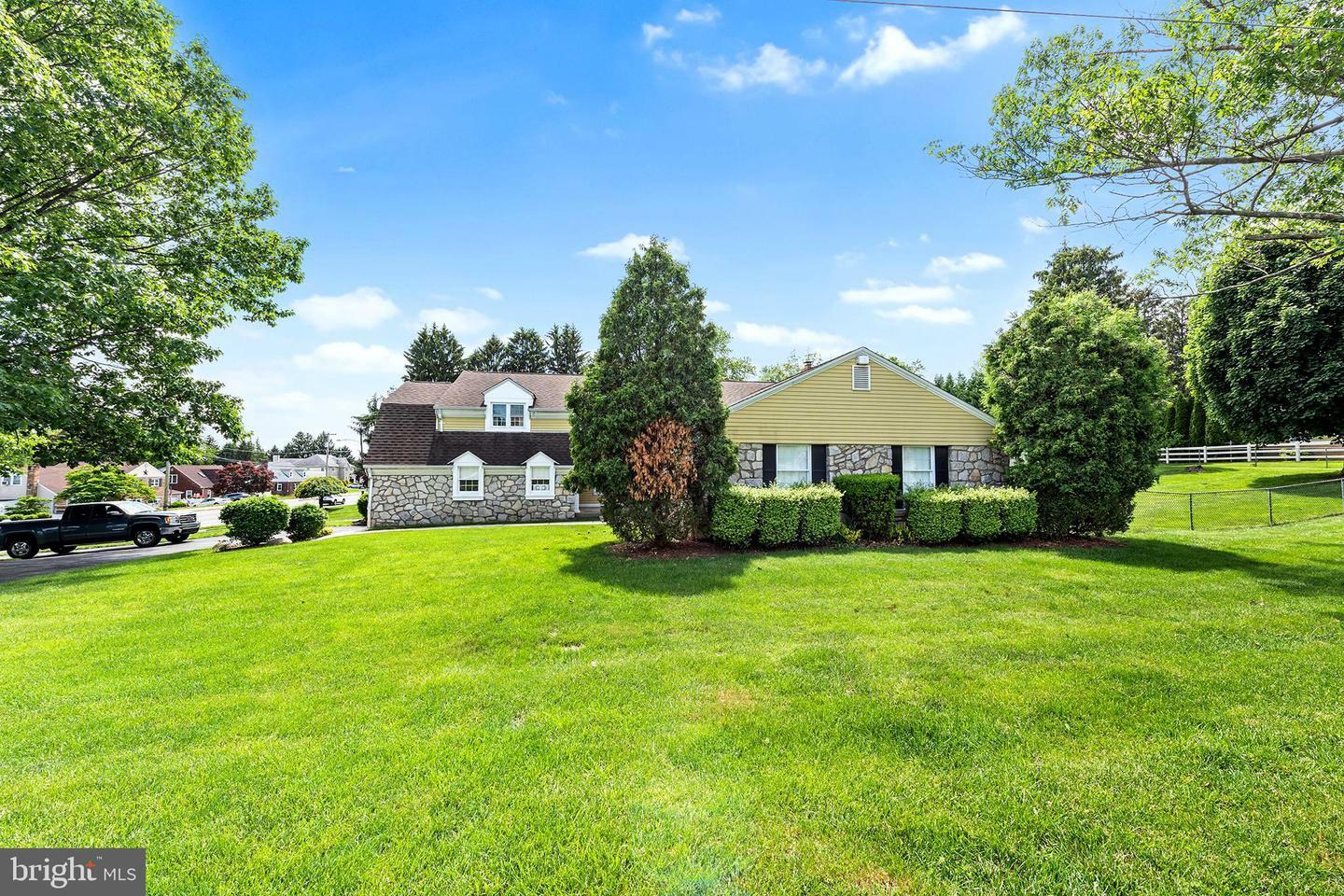 9160 Verree Road  Philadelphia PA 19115 photo