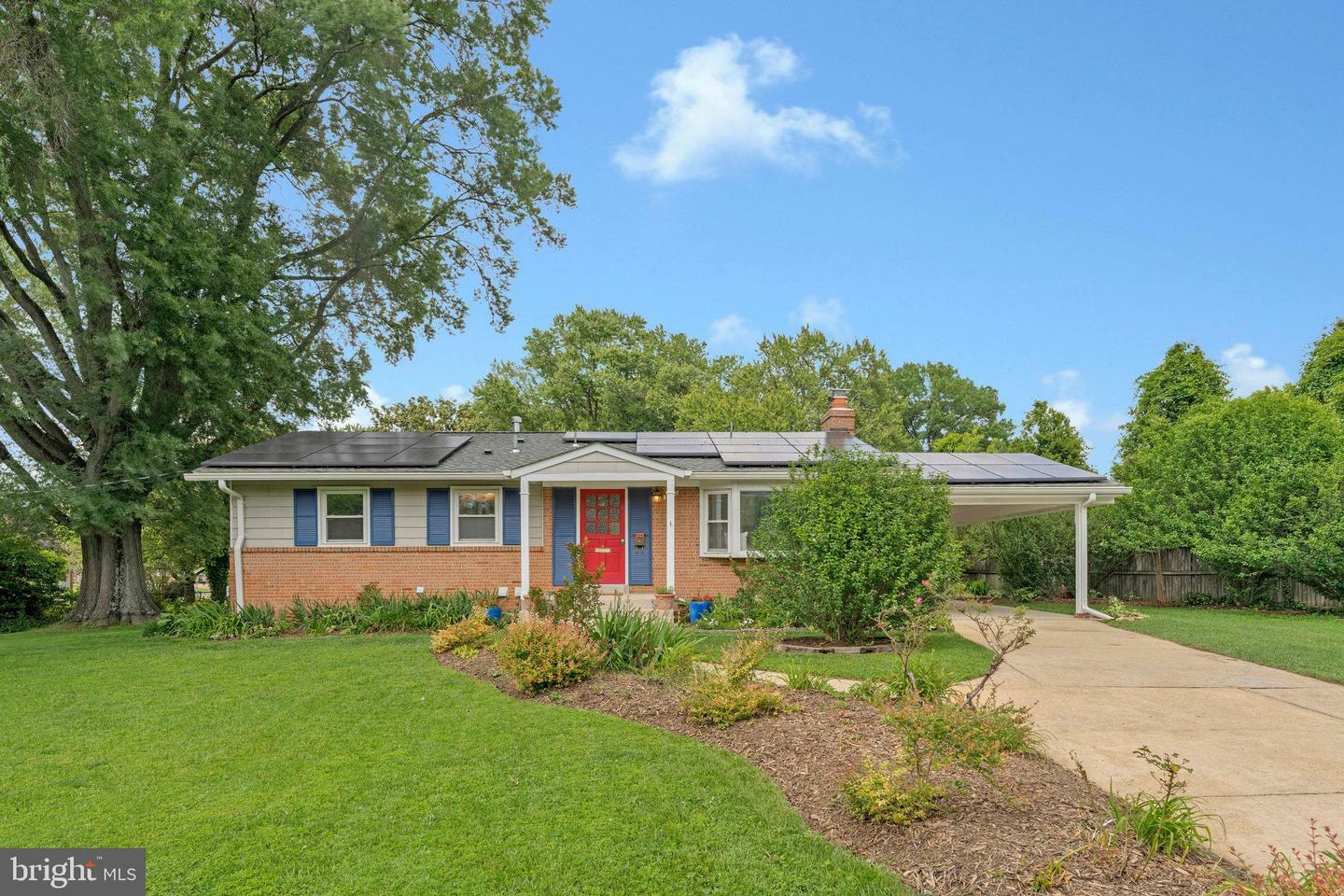 Property Photo: 8230 Citadel Place VA 22180