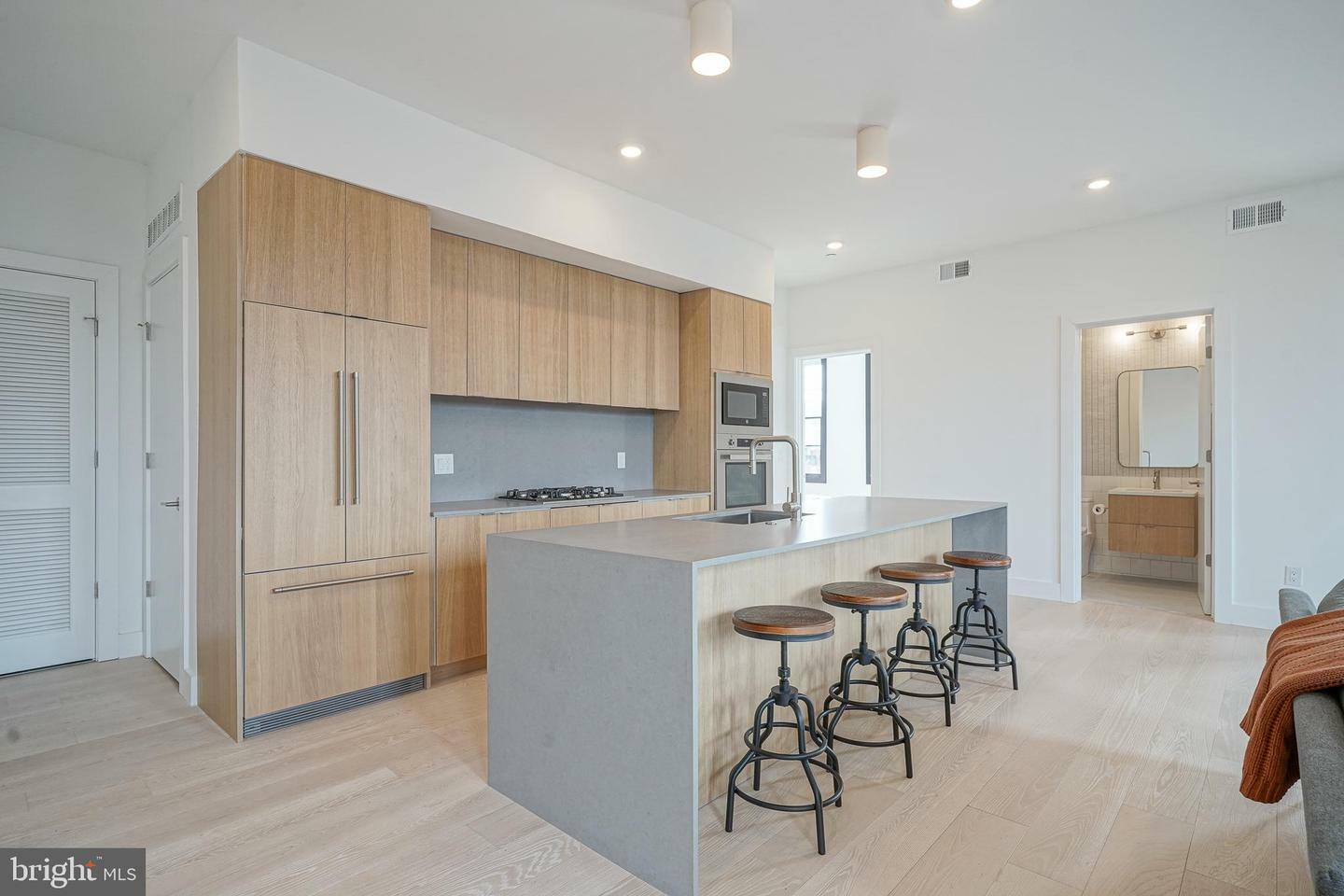 Property Photo: 1921 Green Street 9 PA 19130