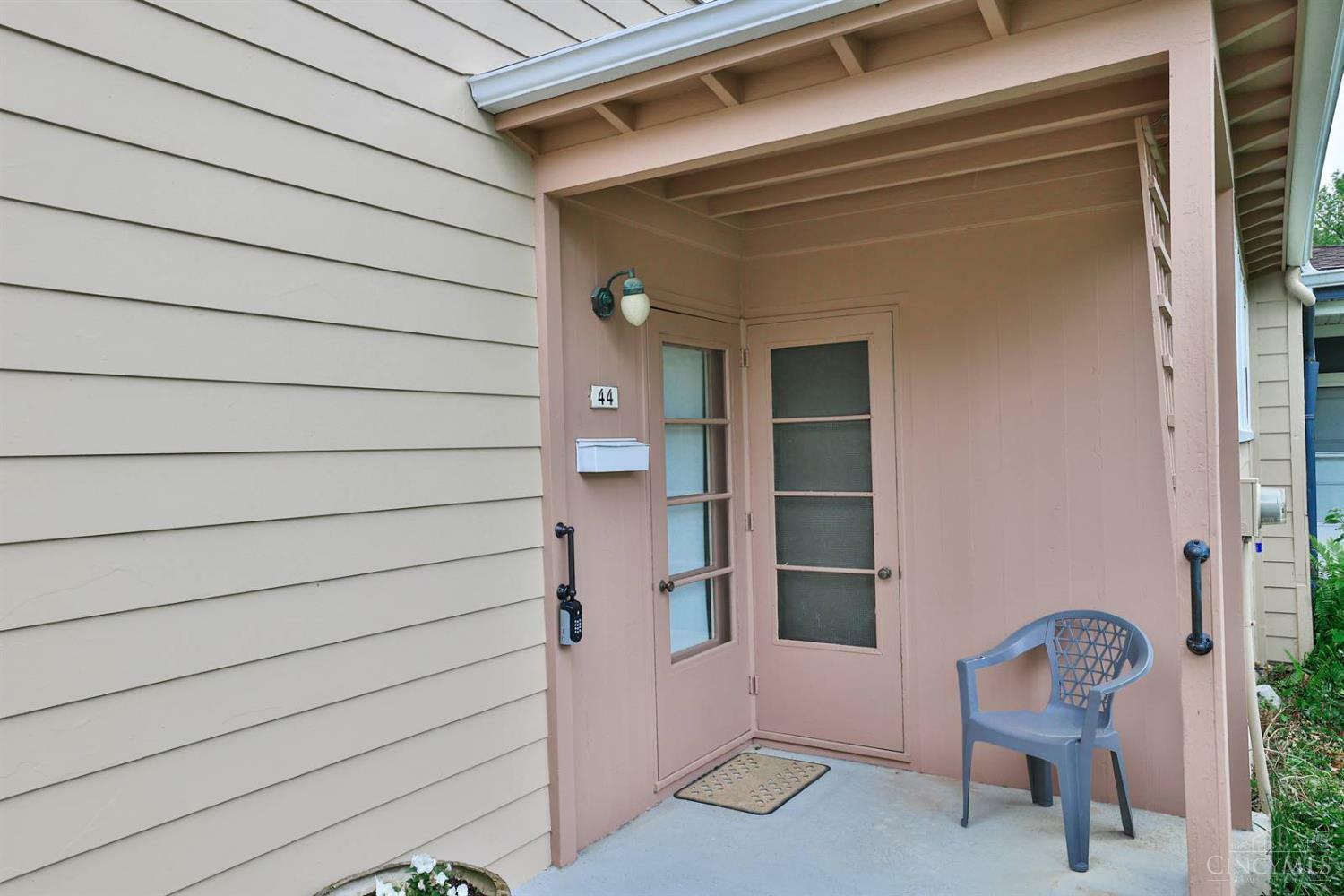 Property Photo: 44 Flanders Lane OH 45218