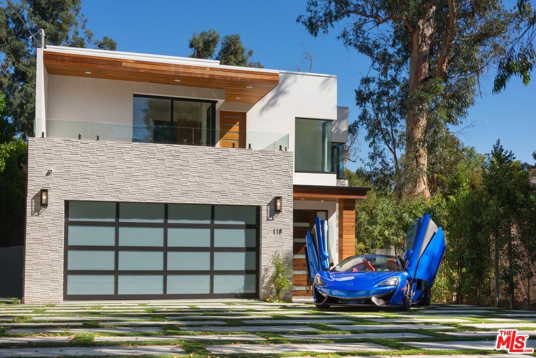 Property Photo: 118 S Canyon View Dr CA 90049