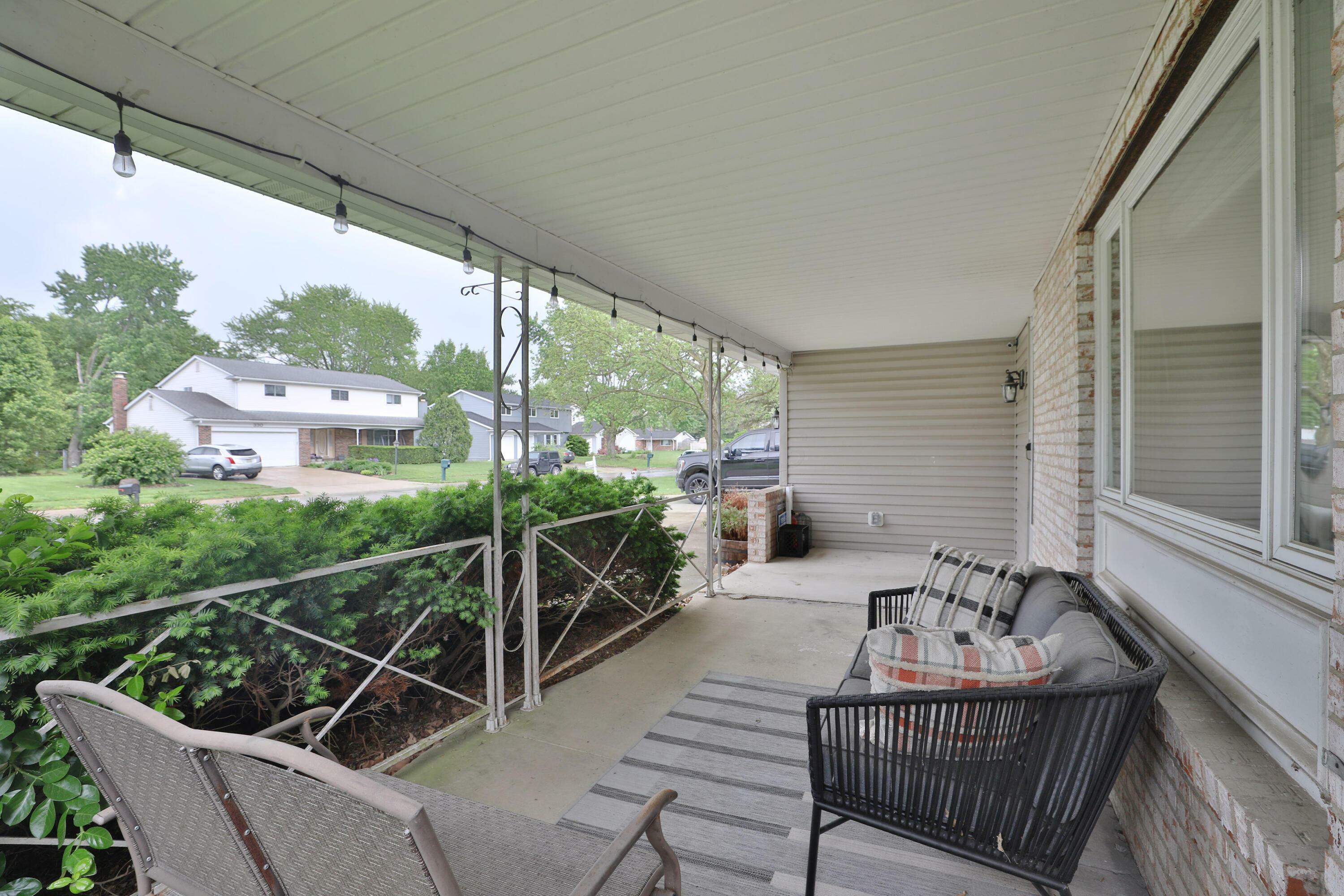 Property Photo:  327 Warlock Court  OH 43230 