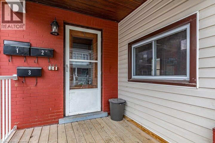 Property Photo:  23 Avenue Place  ON L3B 4B2 