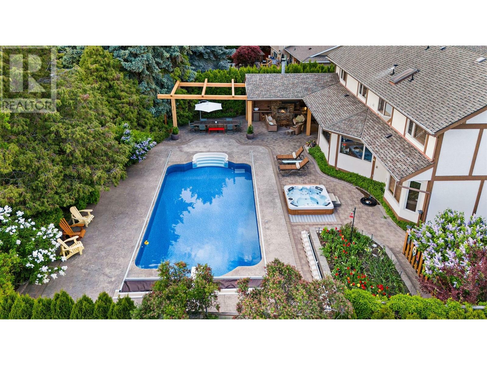 Photo de la propriété: 4350 Kensington Drive BC V1W 2L8