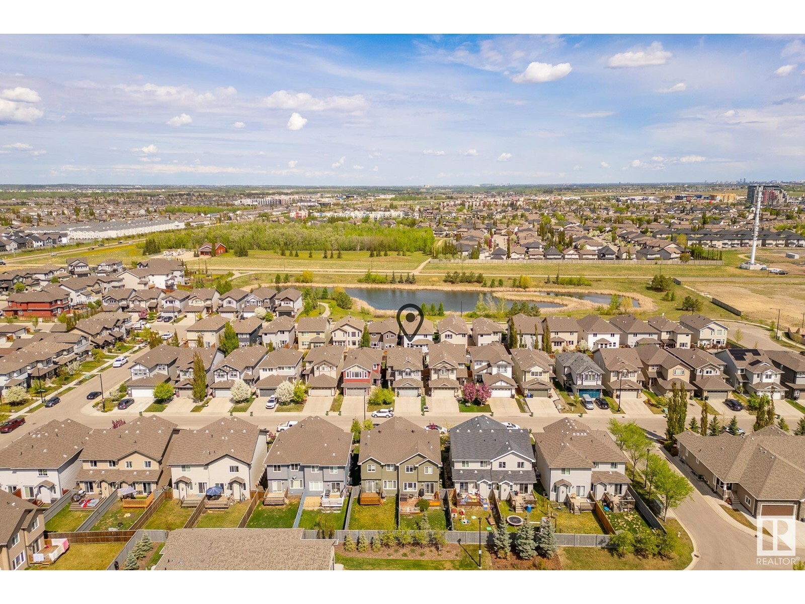 Property Photo: 7122 Armour Li SW AB T6W 2P1