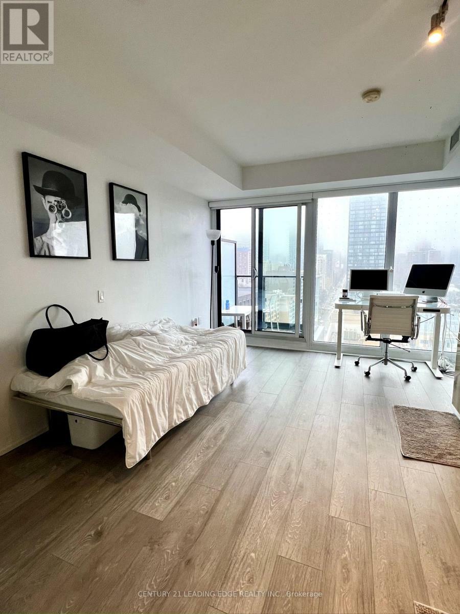 Property Photo: 251 Jarvis Street 1826 ON M5B 0C3