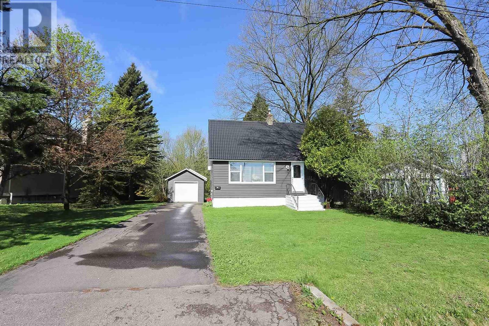 Property Photo: 127 Roosevelt Ave ON P6C 5M7